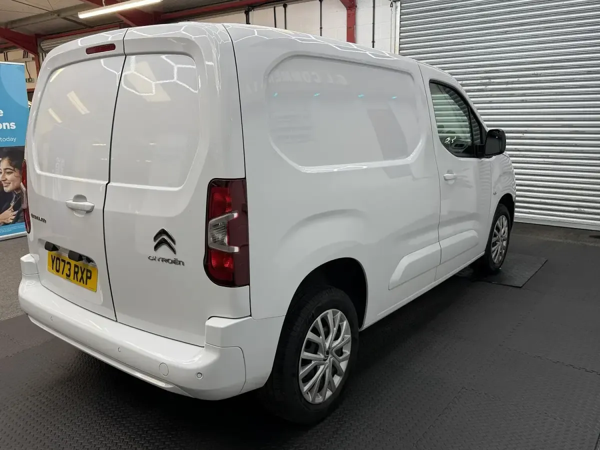 Used Citroën Berlingo 100 HP (73 kW) 2024 White MPV