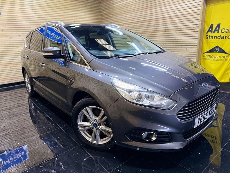 Used Ford S-MAX Titanium 150 HP (110 kW) 2015 Grey MPV