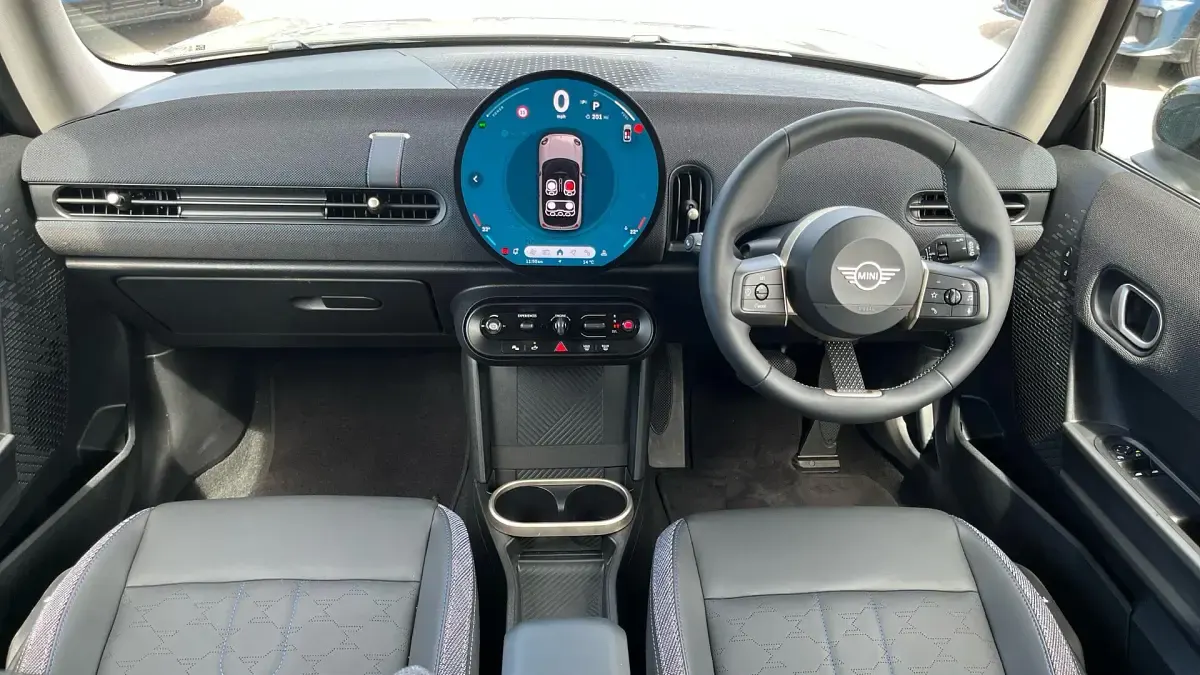 Used Mini Cooper Hatch 154 HP (113 kW) 2024 Silver Hatchback