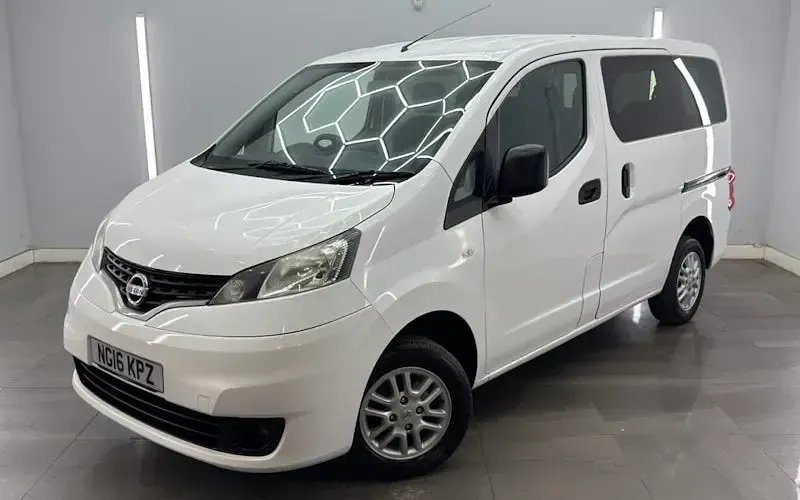 Used Nissan NV200 Acenta 90 HP (66 kW) 2016 White MPV