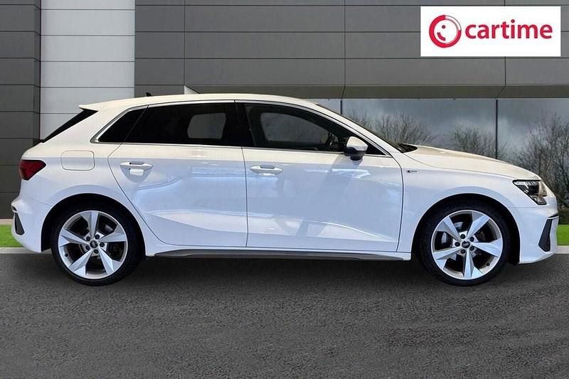 Used Audi A3 Sportback S-Line 150 HP (110 kW) 2022 White Hatchback