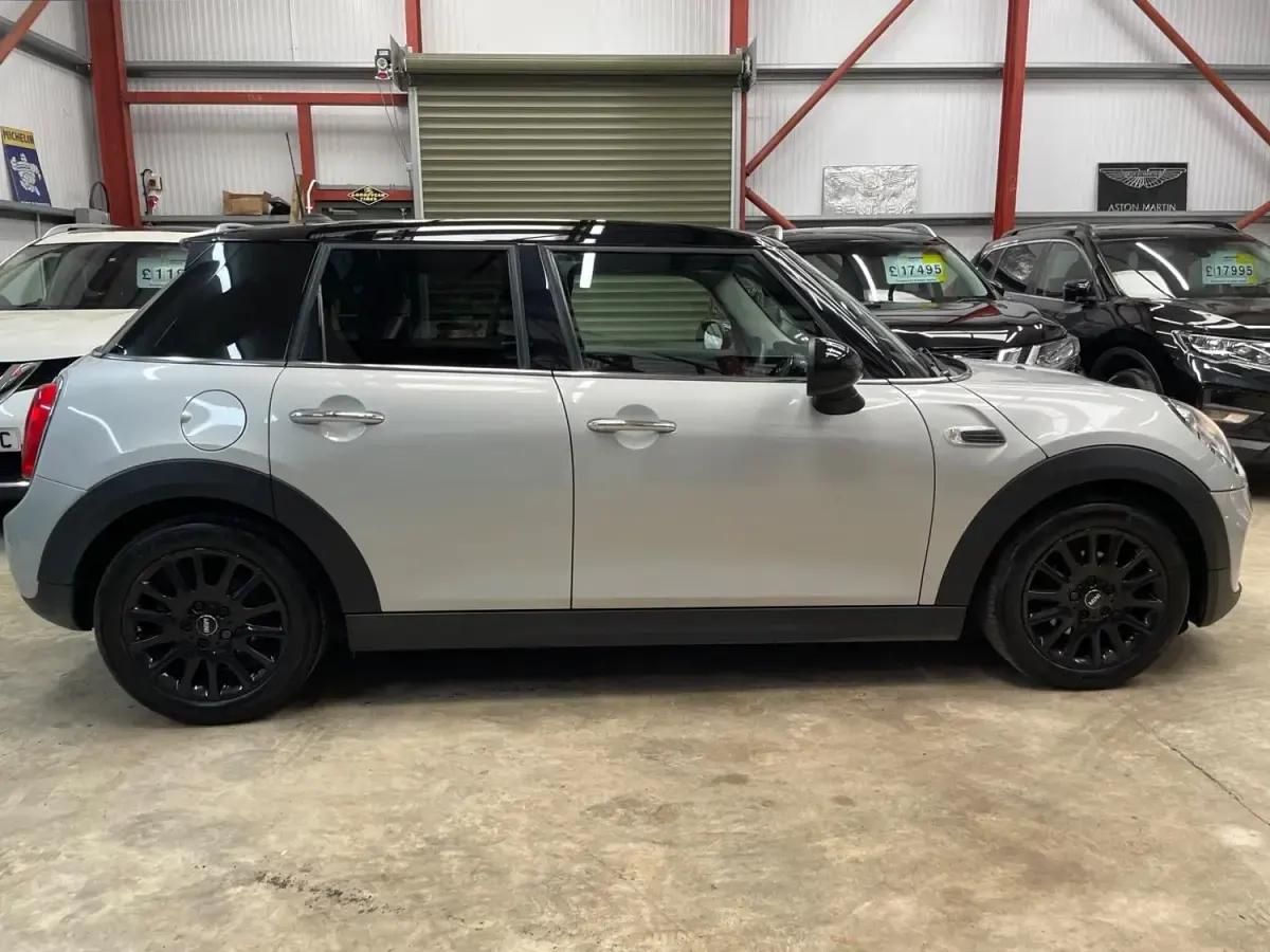 Begagnad Mini Cooper Hatch 2016 Vit Halvkombi
