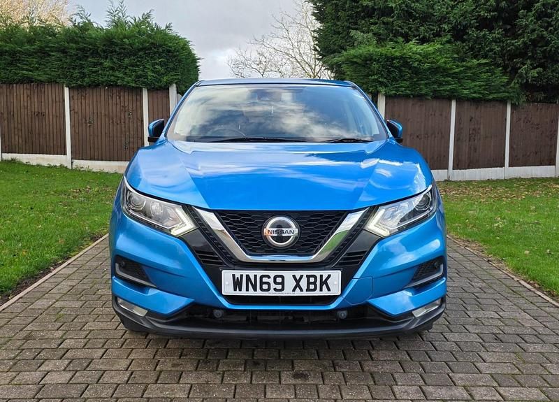 Used Nissan Qashqai Acenta Premium 115 HP (84 kW) 2019 Blue SUV