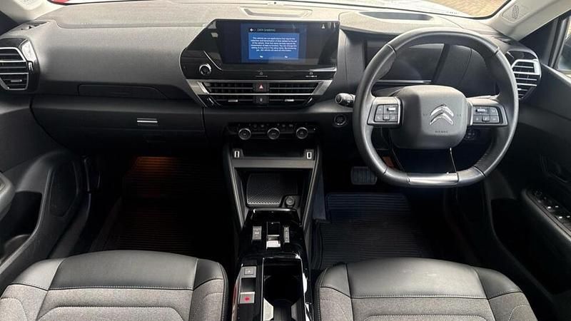 Used Citroën e-C4 98 kW (134 HP) 2022 White Hatchback