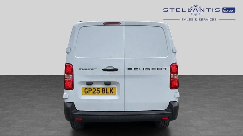 Used Peugeot Expert 143 HP (105 kW) 2025 White Van