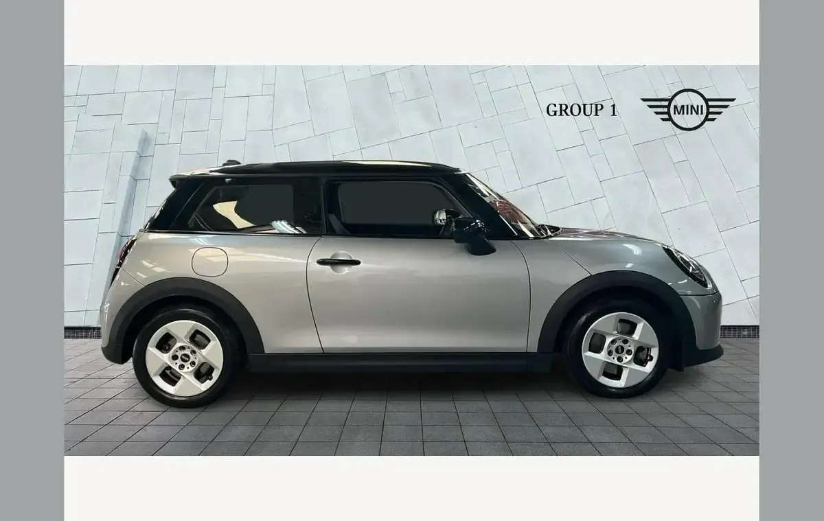 Used Mini Cooper Classic 114 kW (156 HP) 2025 Silver Hatchback
