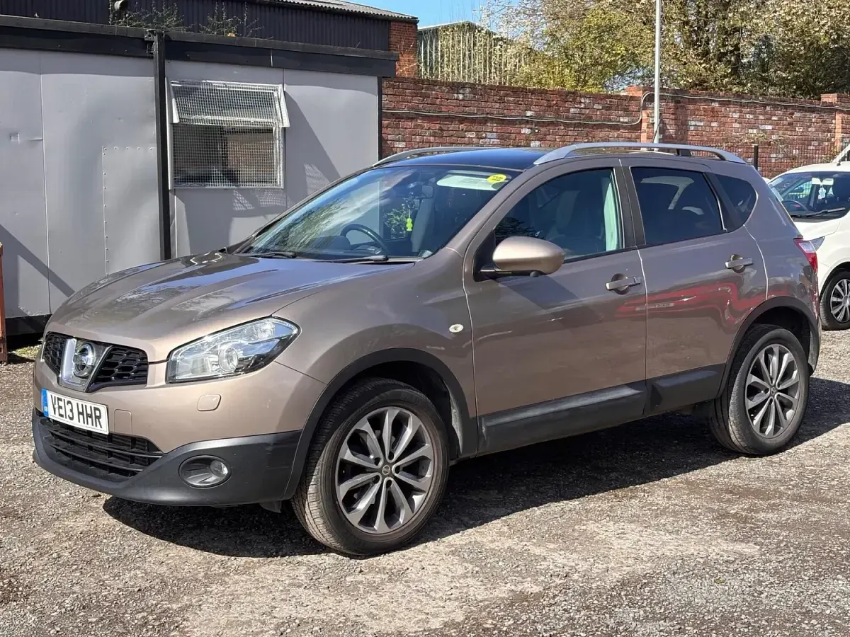 Used Nissan Qashqai Tekna 130 HP (95 kW) 2013 Beige SUV