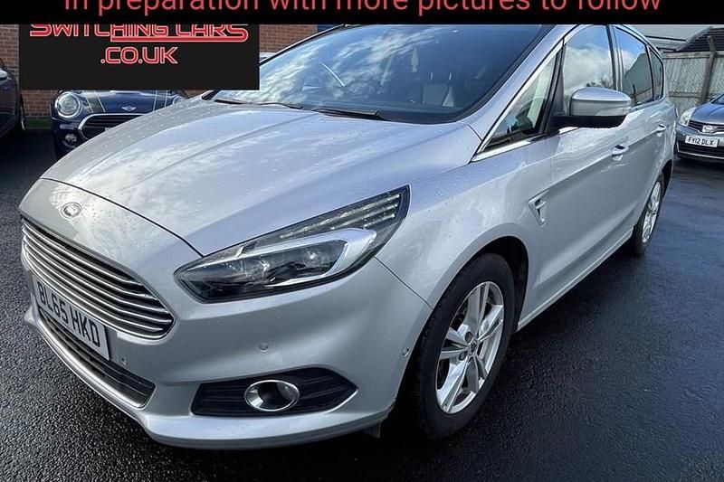 Used Ford S-MAX Titanium 150 HP (110 kW) 2015 Silver MPV