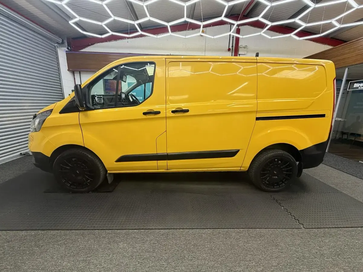 Used Ford Transit Custom S 130 HP (95 kW) 2022 Yellow Van