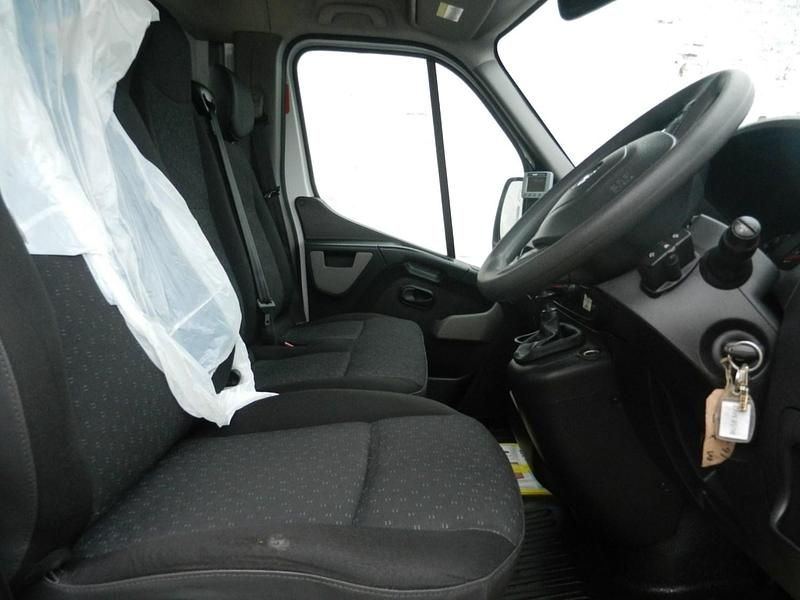 Used Vauxhall Movano 130 HP (95 kW) 2018 White MPV