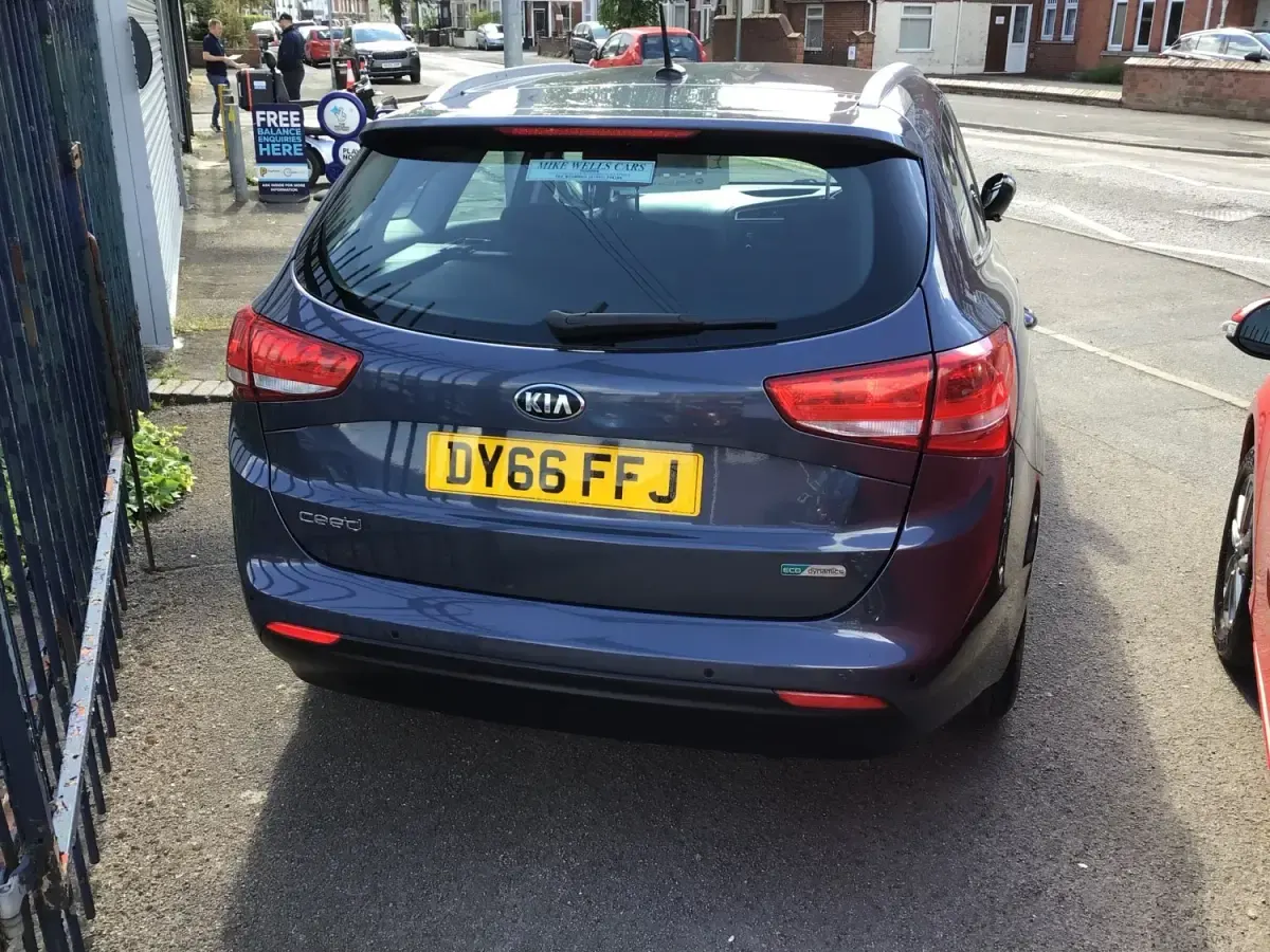 Używany Kia Ceed 136 KM (100 kW) 2016 Niebieski Hatchback