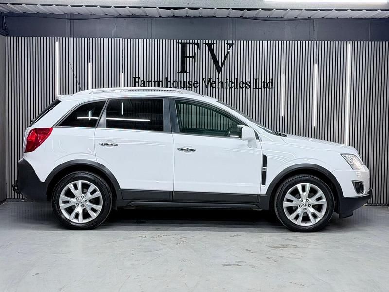 Used Vauxhall Antara 2014 White SUV