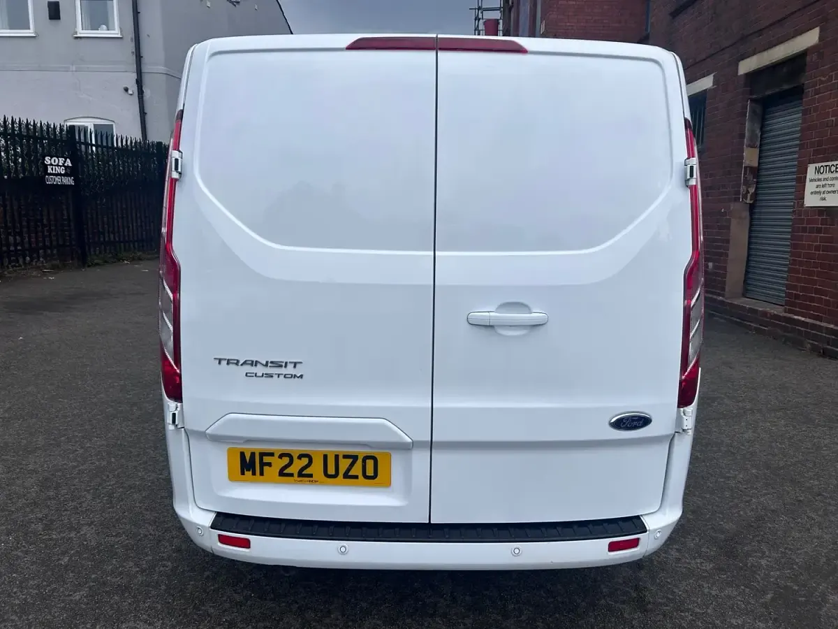 Used Ford Transit Custom Limited 130 HP (95 kW) 2022 White Van