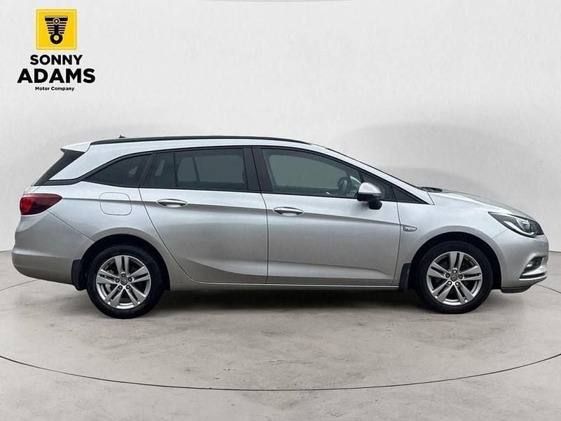 Used Vauxhall Astra Design Edition 110 HP (80 kW) 2024 Silver Estate