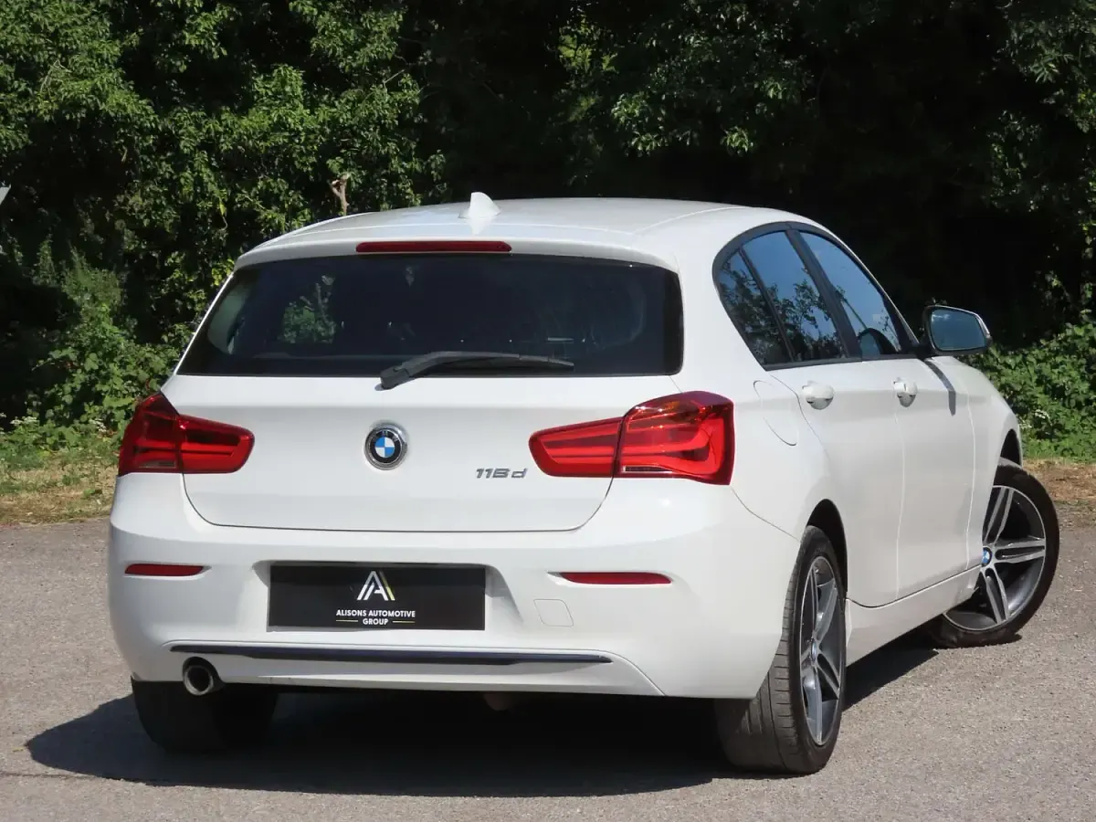 Used BMW 116 Sport Line 116 HP (85 kW) 2017 White Hatchback