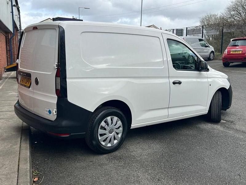 Used VW Caddy S 102 HP (75 kW) 2022 White MPV