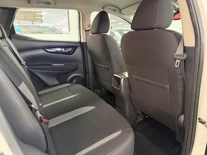 Used Nissan Qashqai Acenta Premium 160 HP (117 kW) 2020 White SUV