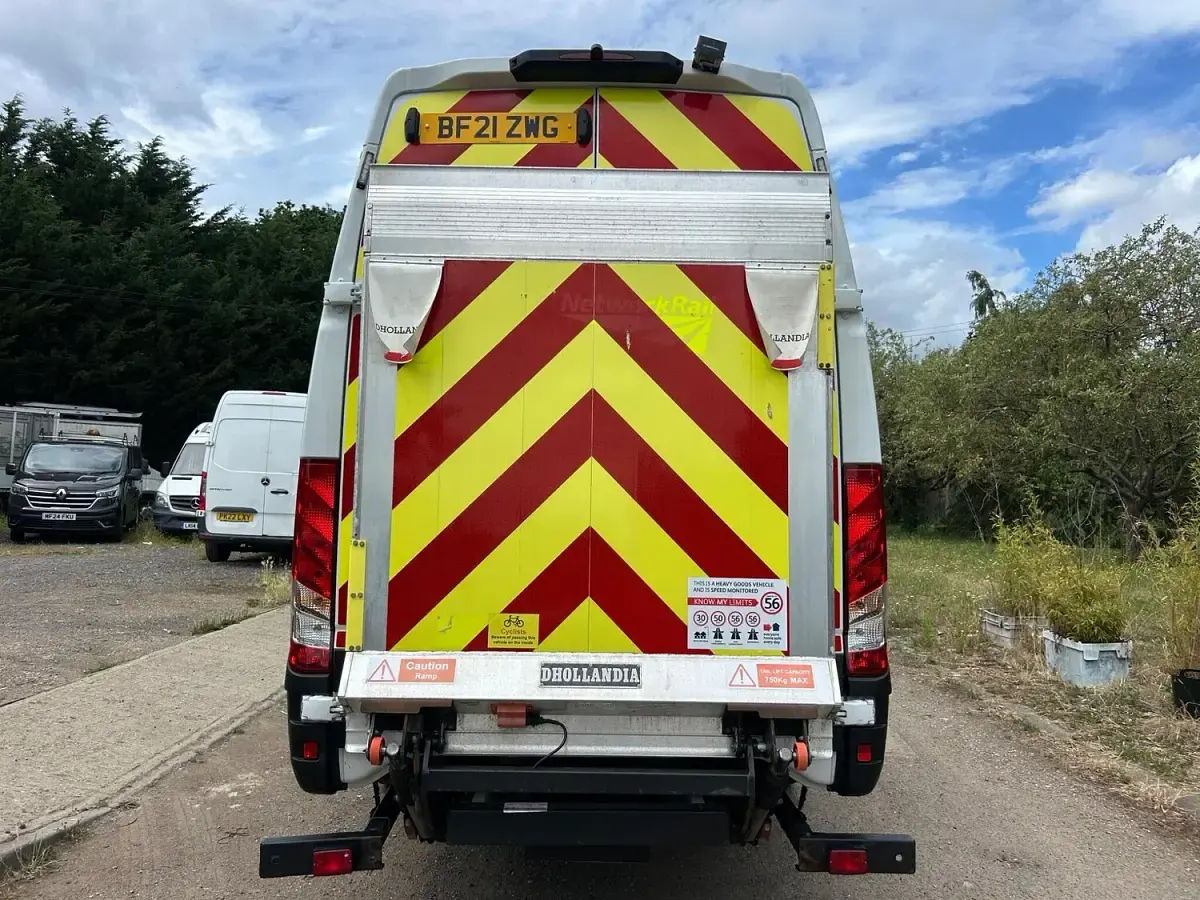 Used Iveco Daily 180 HP (132 kW) 2021 White Van