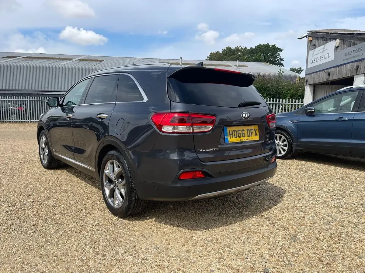 Used Kia Sorento 200 HP (147 kW) 2016 Grey SUV