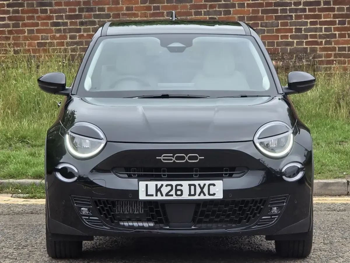 New Fiat 600 La Prima 2026 Black SUV