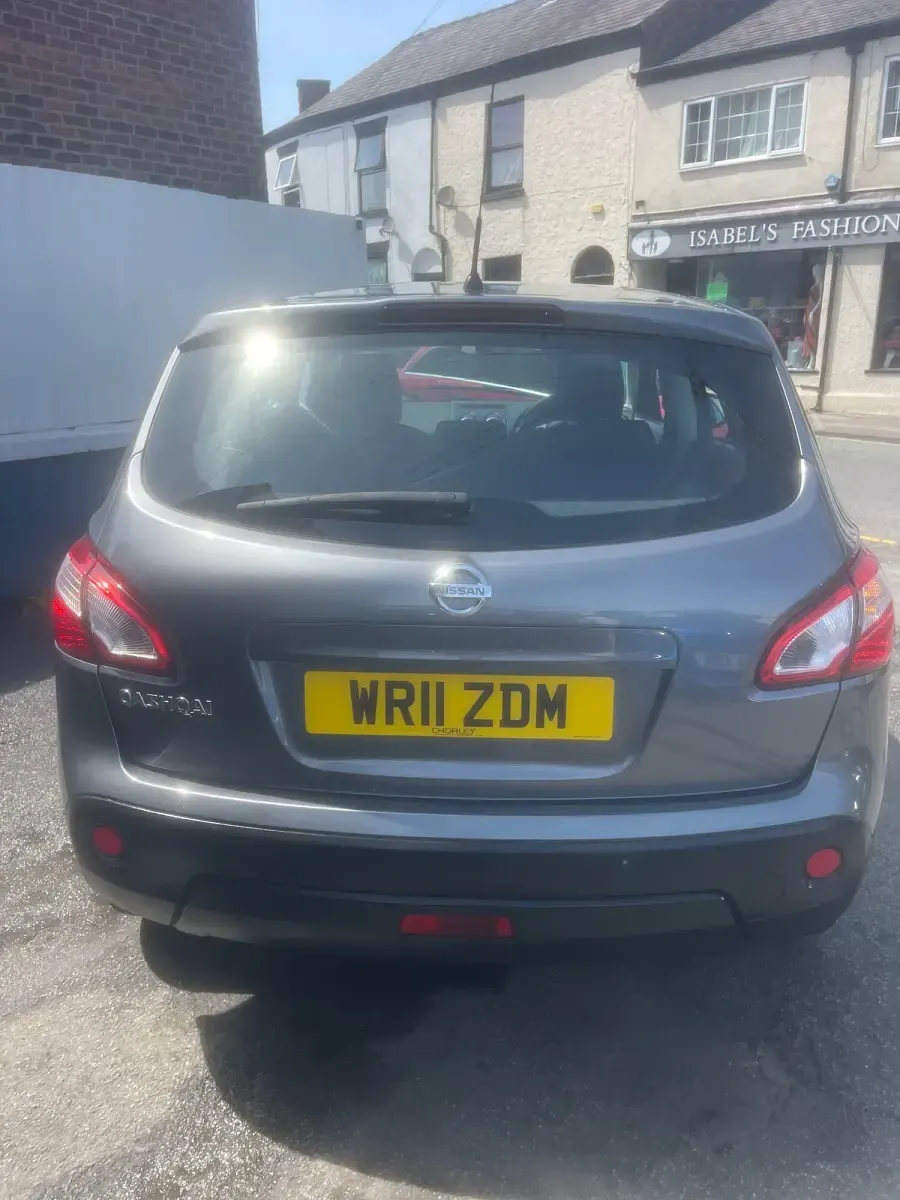 Used Nissan Qashqai Acenta 117 HP (86 kW) 2011 Grey SUV