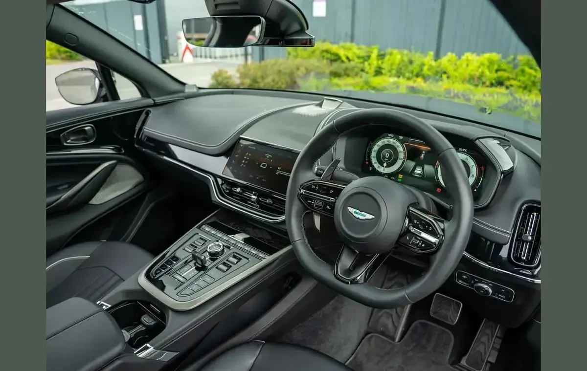Used Aston Martin DBX 707 697 HP (512 kW) 2025 Silver SUV