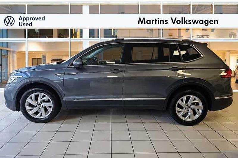 Used VW Tiguan Allspace Life 150 HP (110 kW) 2022 Grey SUV
