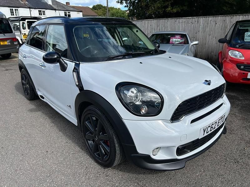 White Used 2012 Mini Cooper SD Countryman SUV | £3,995 (Fair price) - Image 1/4