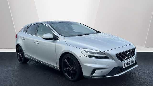 Used 2018 Volvo V40 R-Design Hatchback | £9,995 (Fair price) - Image 1/3