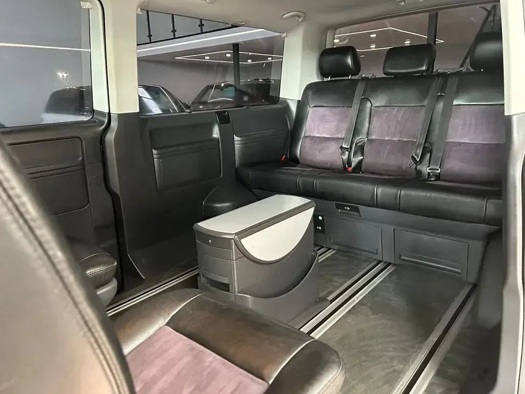 Used VW Caravelle SE 180 HP (132 kW) 2013 Black Van
