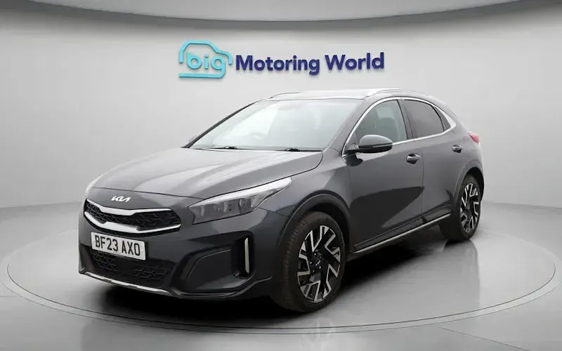 Usado Kia XCeed 160 HP (117 kW) 2023 Cinzento SUV