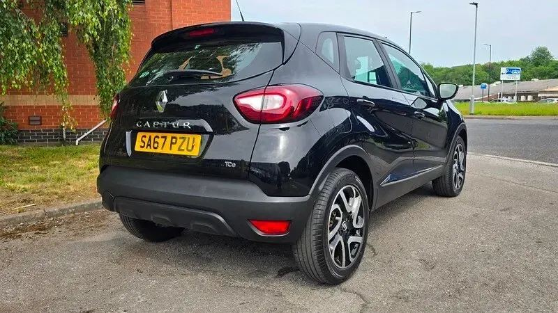 Used Renault Captur Dynamique 90 HP (66 kW) 2017 Black SUV