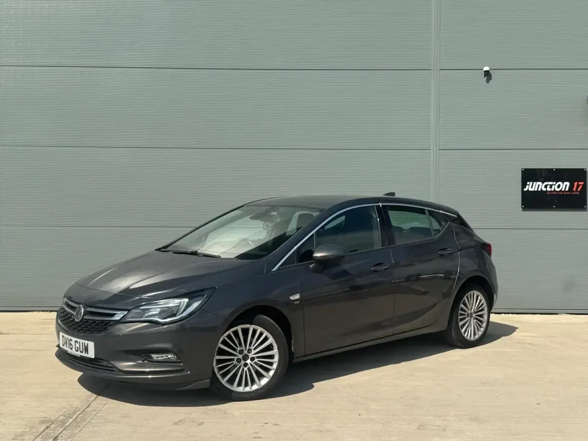 Used Vauxhall Astra Elite 150 HP (110 kW) 2016 Grey Hatchback