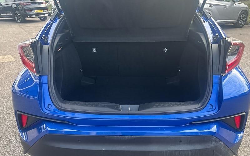 Used Toyota C-HR 122 HP (89 kW) 2019 Blue SUV