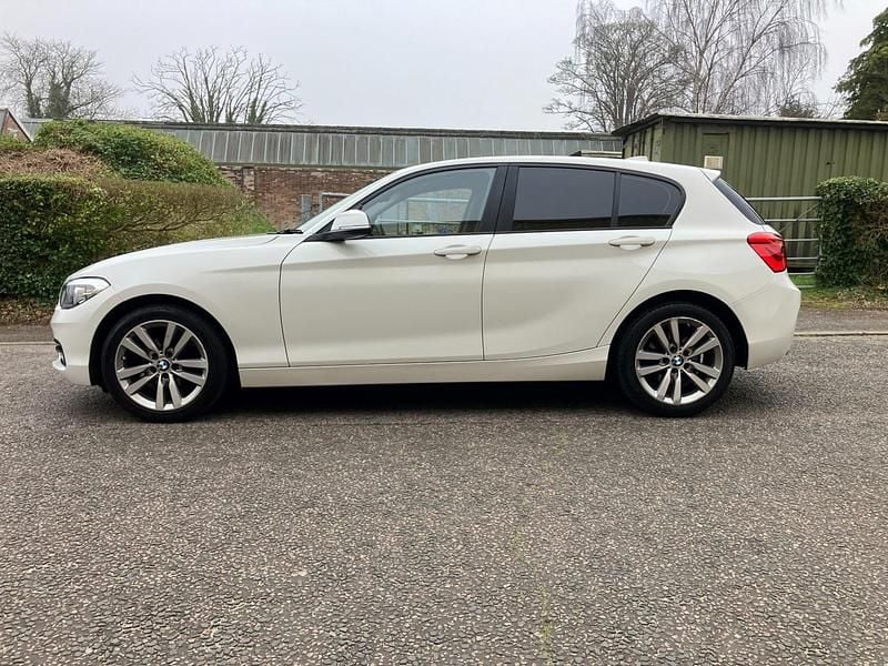 Used BMW 118 Sport Line 150 HP (110 kW) 2017 White Hatchback