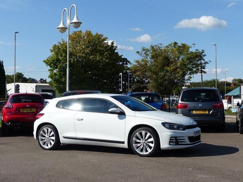 Candy white Used 2015 VW Scirocco Coupe | £7,875 (Fair price) - Image 1/4