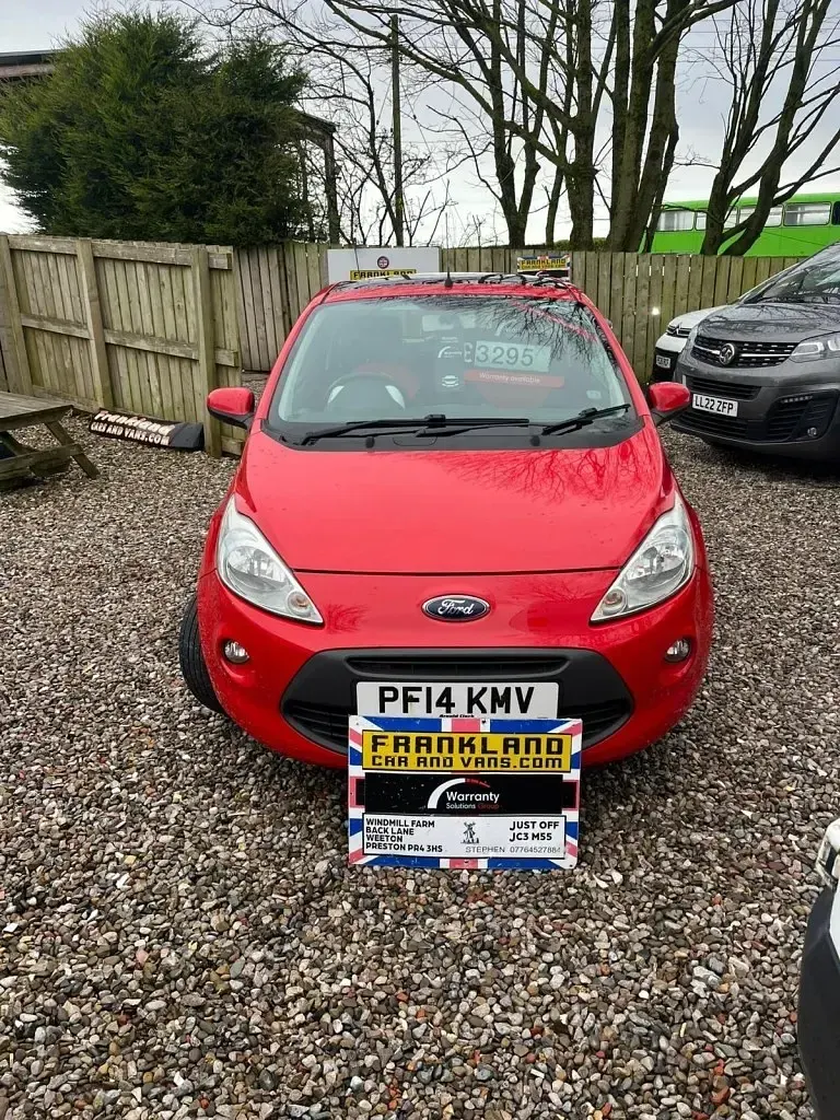 Usado Ford Ka Zetec 69 HP (50 kW) 2014 Vermelho Citadino