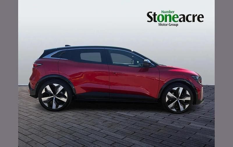 Begagnad Renault Megane E-Tech Komfort 160 kW (218 HK) 2025 Other Halvkombi
