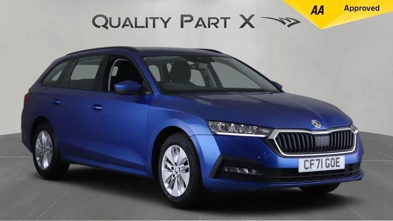Used Skoda Octavia SE 110 HP (80 kW) 2021 Blue Estate