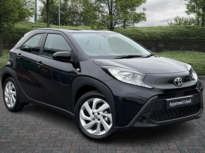 Black New 2025 Toyota Aygo PURE Hatchback | £15,495 (Fair price) - Image 1/4