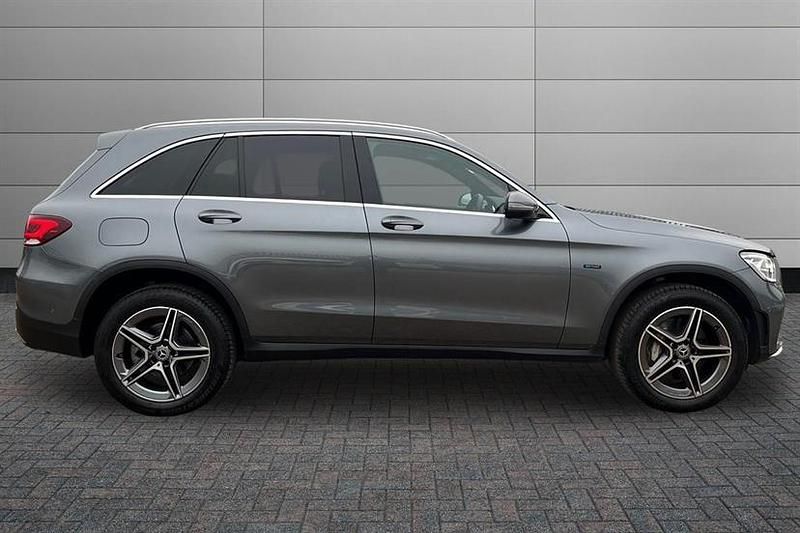 Used Mercedes GLC300 AMG line 306 HP (225 kW) 2021 Selenite grey Estate