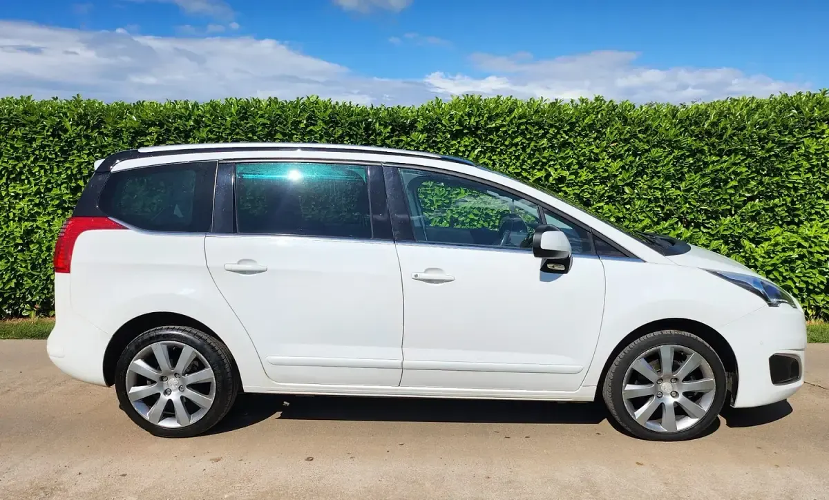 Used Peugeot 5008 Allure 2015 White MPV