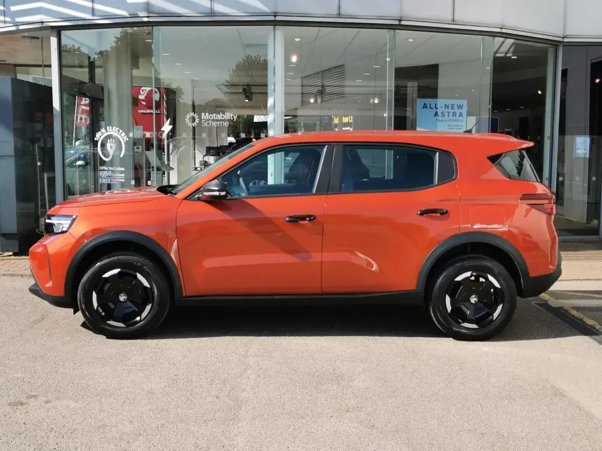 Used Vauxhall Frontera Design Edition 81 kW (111 HP) 2026 Orange SUV
