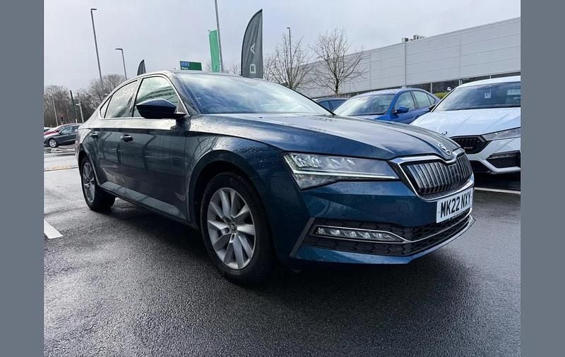 Used Skoda Superb SE Technology 214 HP (157 kW) 2022 Blue Hatchback