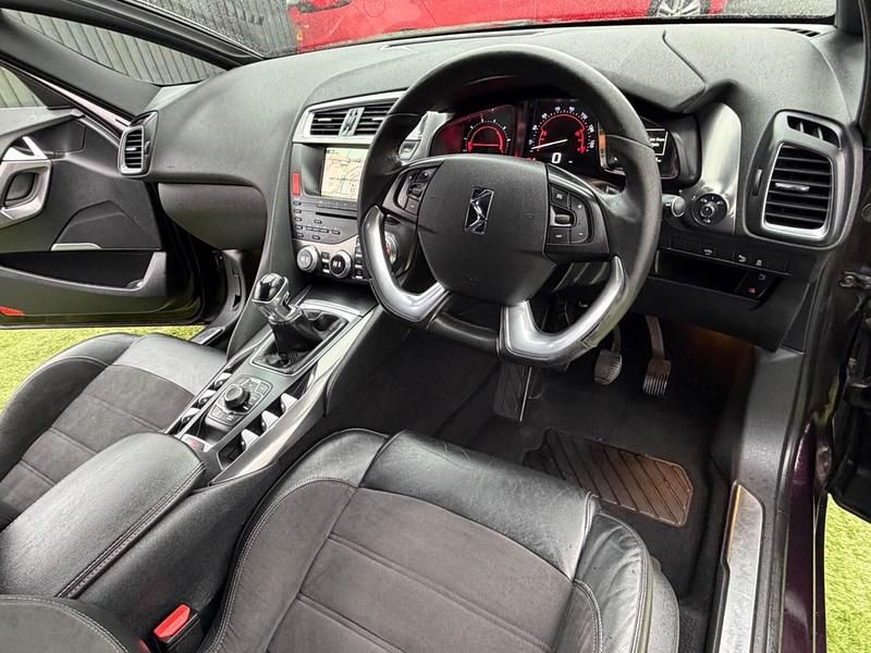 Begagnad Citroën DS5 160 HK (117 kW) 2014 Lila Halvkombi