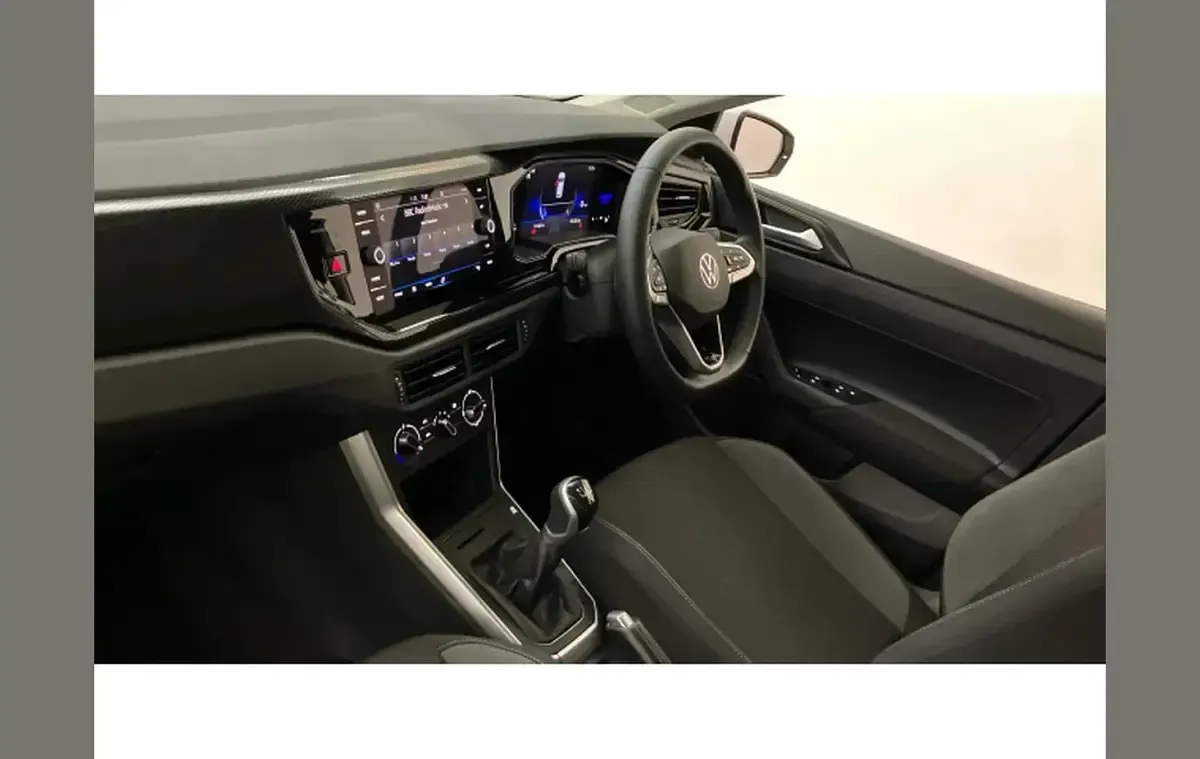 Used VW Polo Life 79 HP (58 kW) 2023 White Hatchback
