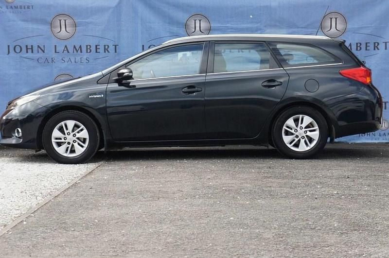 Used Toyota Auris 136 HP (100 kW) 2013 Grey Estate