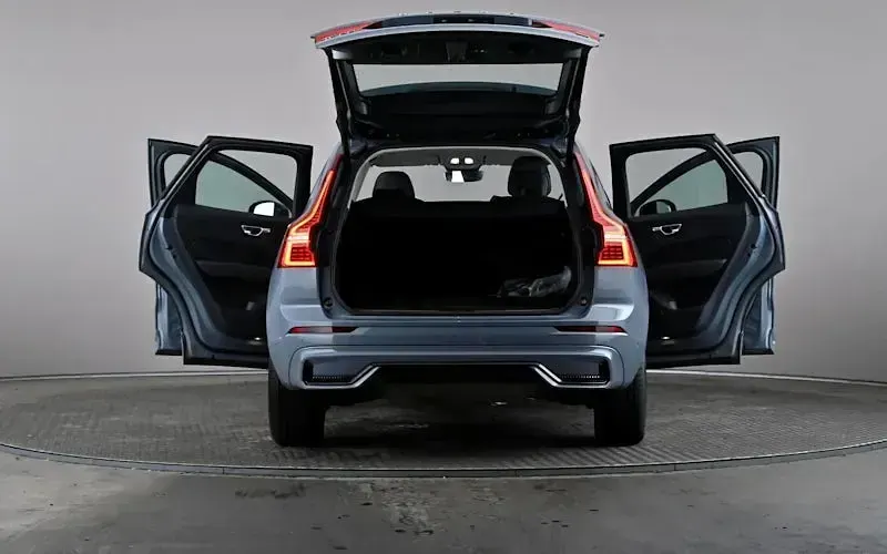 Used Volvo XC60 Plus 349 HP (256 kW) 2023 Grey SUV