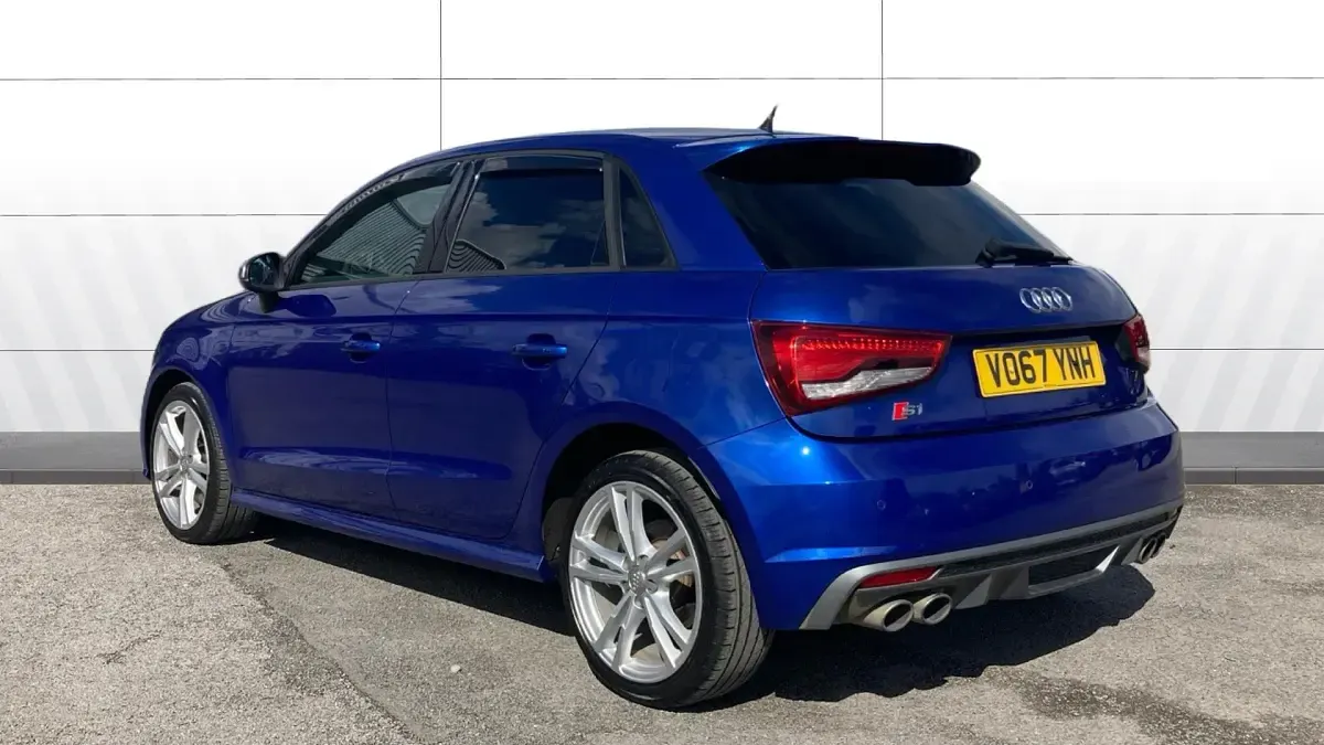 Used Audi A1 Design 231 HP (169 kW) 2017 Blue Hatchback