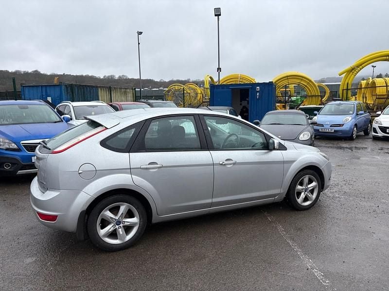 Used Ford Focus Zetec 2010 Silver Hatchback